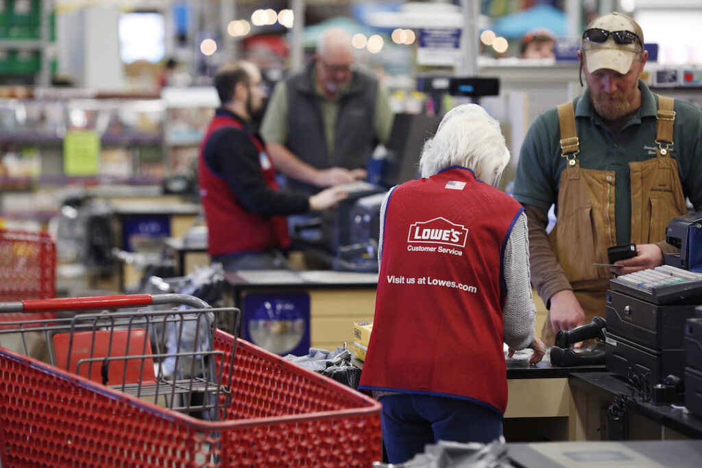 Lowe's Turnaround Gets Boost on Narrowing Gap With Home Depot